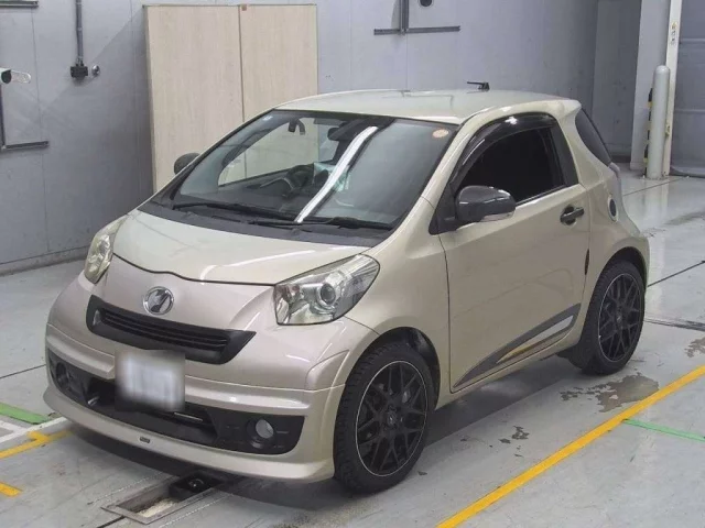 Toyota iQ