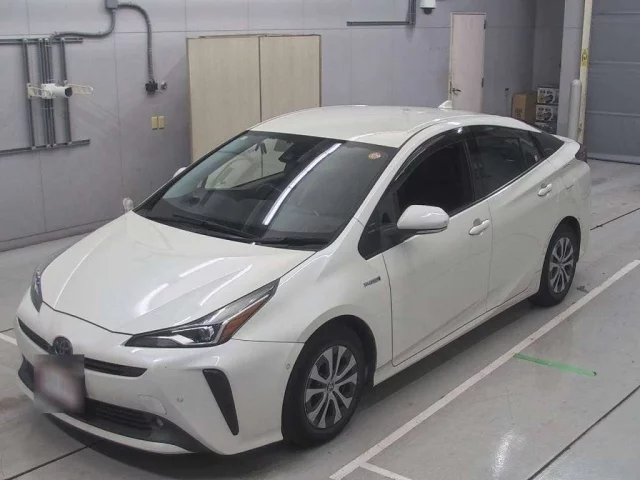 Toyota Prius IV (XW50)