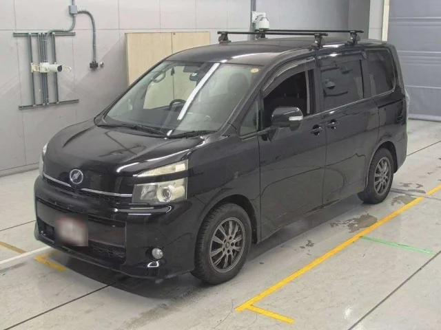 Toyota Voxy II (R70) Рестайлинг
