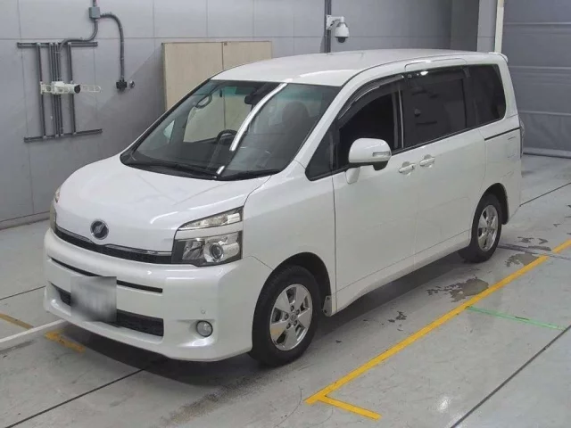 Toyota Voxy II (R70)