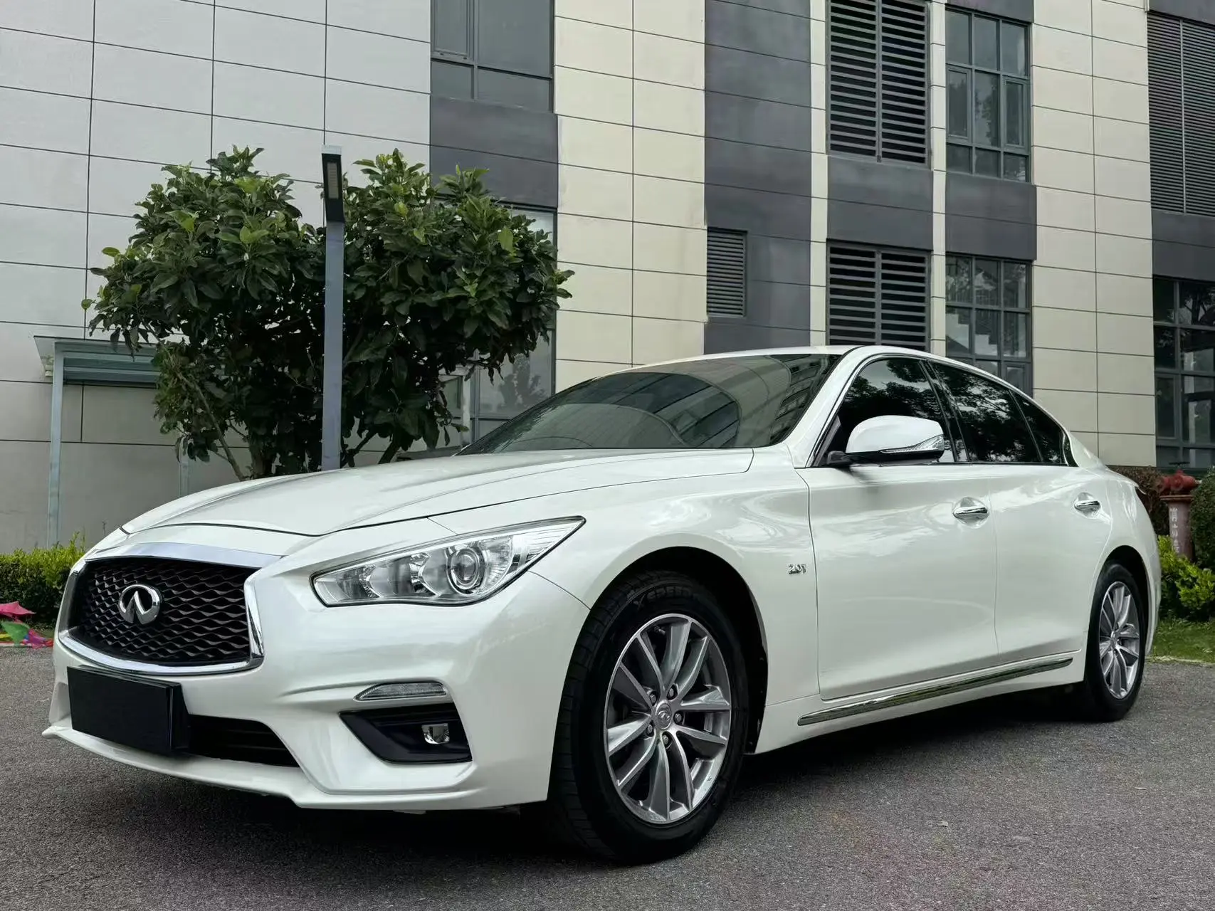 Infiniti Q