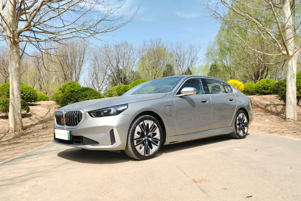 BMW i5