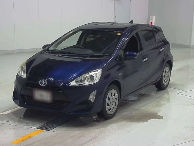 Toyota Aqua Лот № 90300 2016