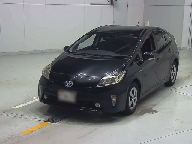 Toyota Prius III Рестайлинг (XW30)