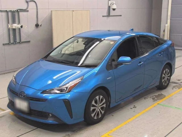 Toyota Prius IV (XW50)