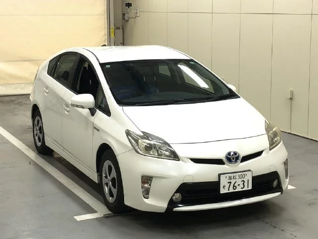Toyota Prius III Рестайлинг (XW30)