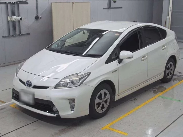 Toyota Prius III Рестайлинг (XW30)