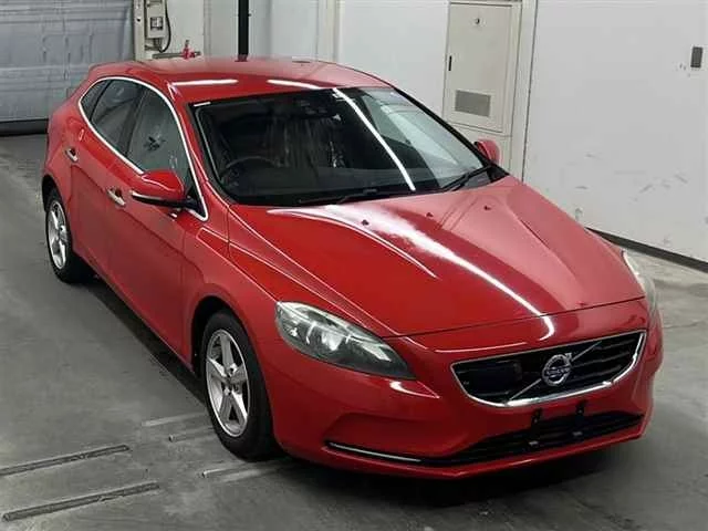Volvo V40 II