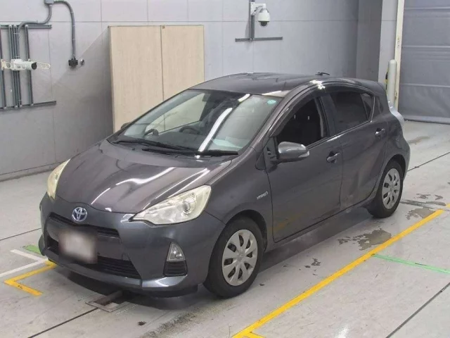 Toyota Aqua I