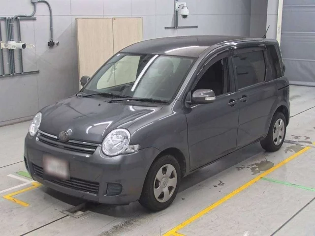 Toyota Sienta I Рестайлинг 1