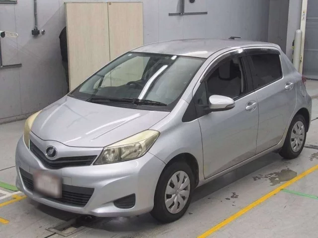 Toyota Vitz II (XP90)