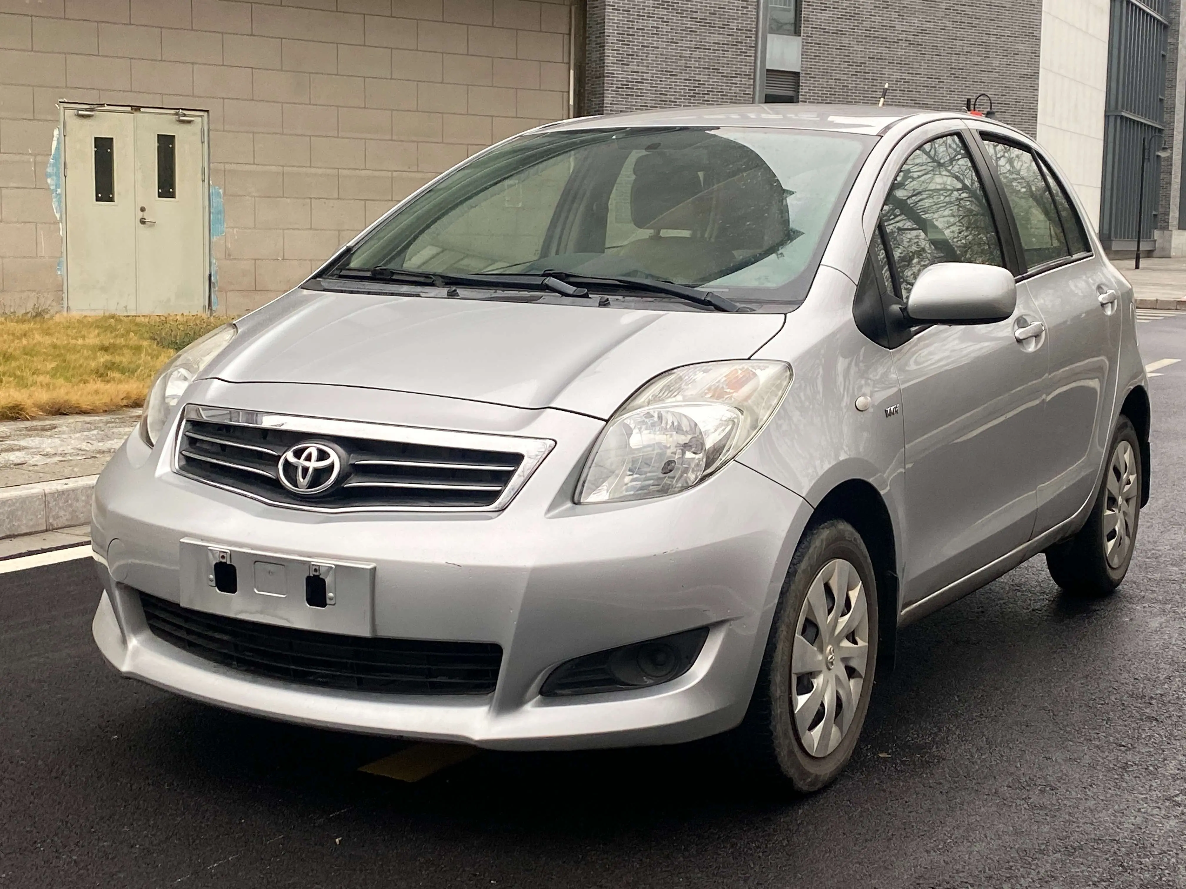 Toyota Yaris II Рестайлинг