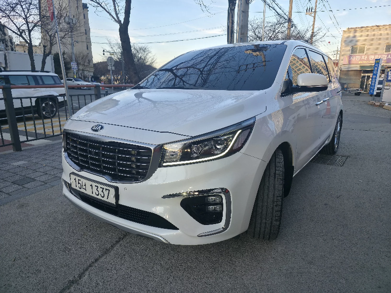 Kia Carnival III