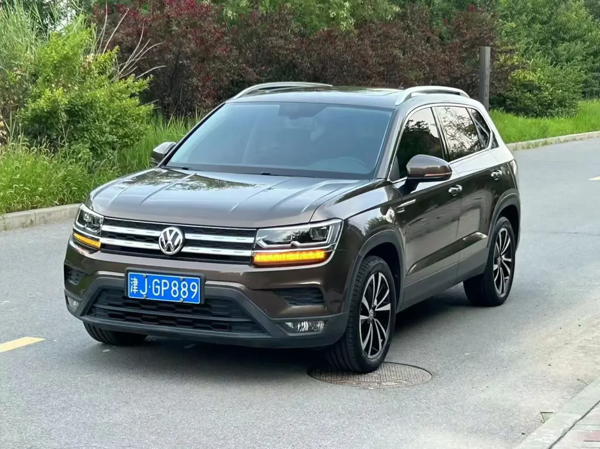 Volkswagen Tharu I