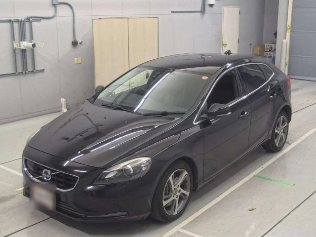 Volvo V40 II Рестайлинг