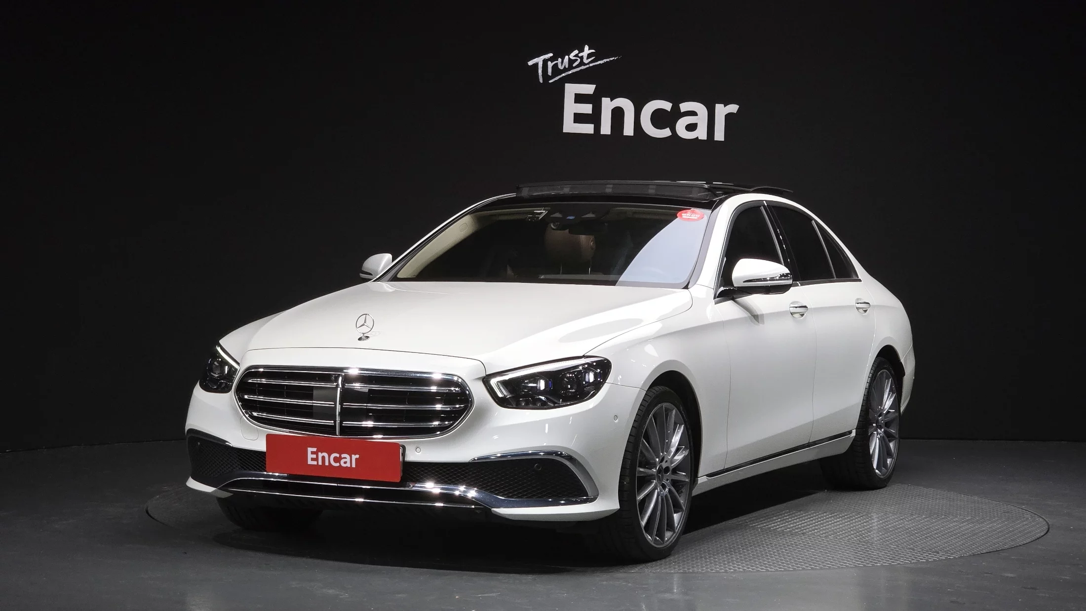 Mercedes-Benz E-Класс 2023