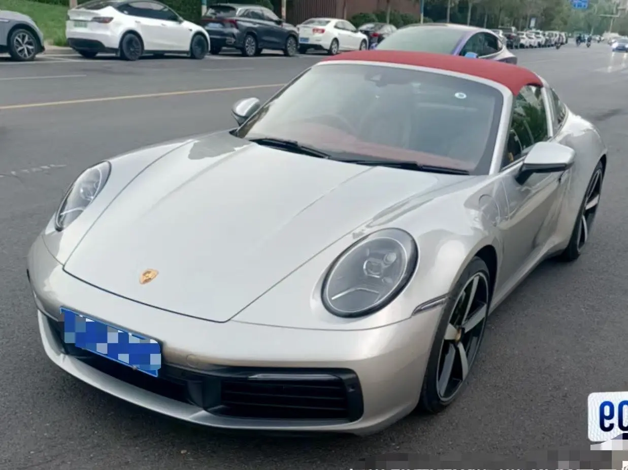 Porsche 911 VIII (992)