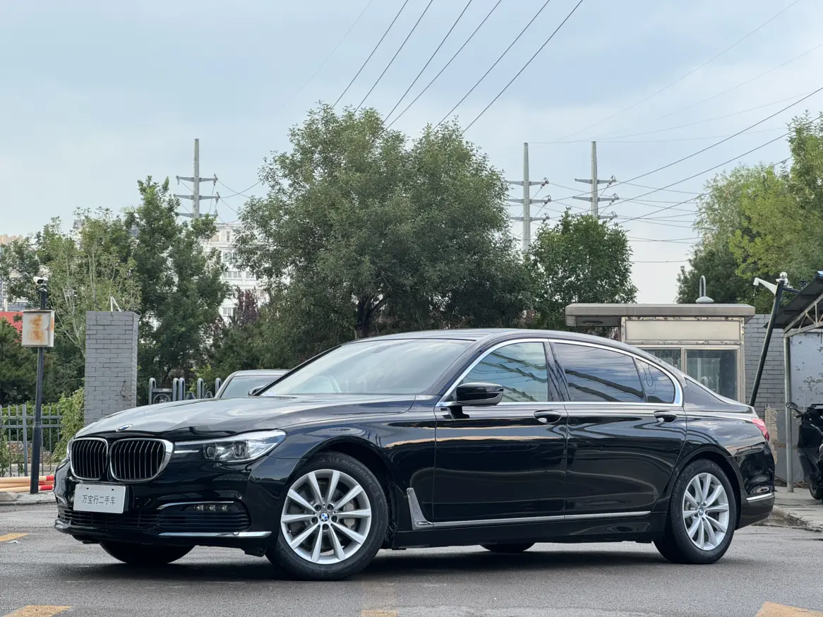 BMW 7 серии VI (G11/G12)