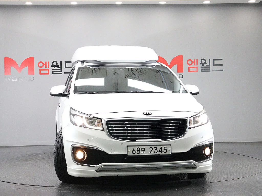 Kia Carnival 9-Seater Hi-Limousine Noblesse