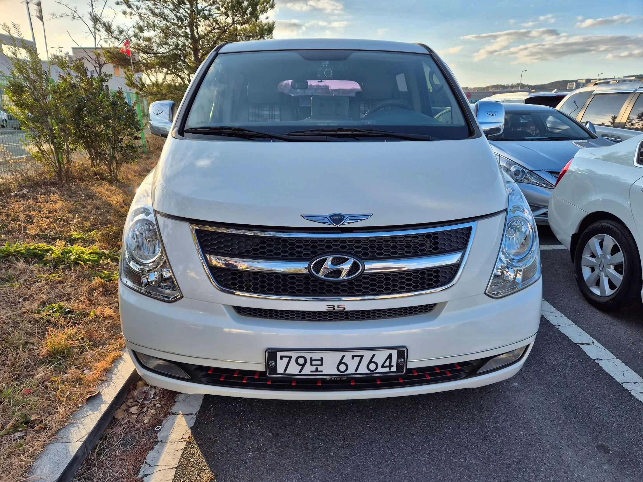 Hyundai Starex