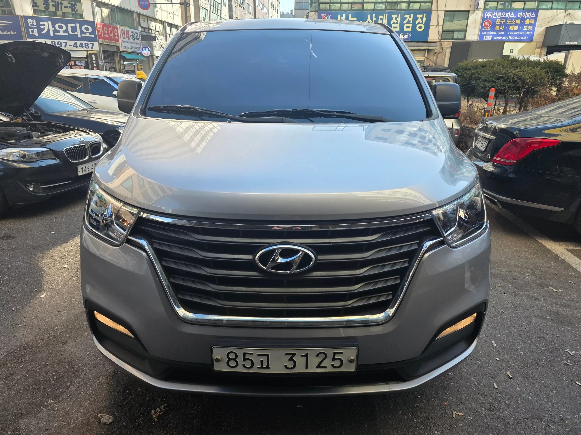Hyundai Starex Van 5-Seater Smart 2018