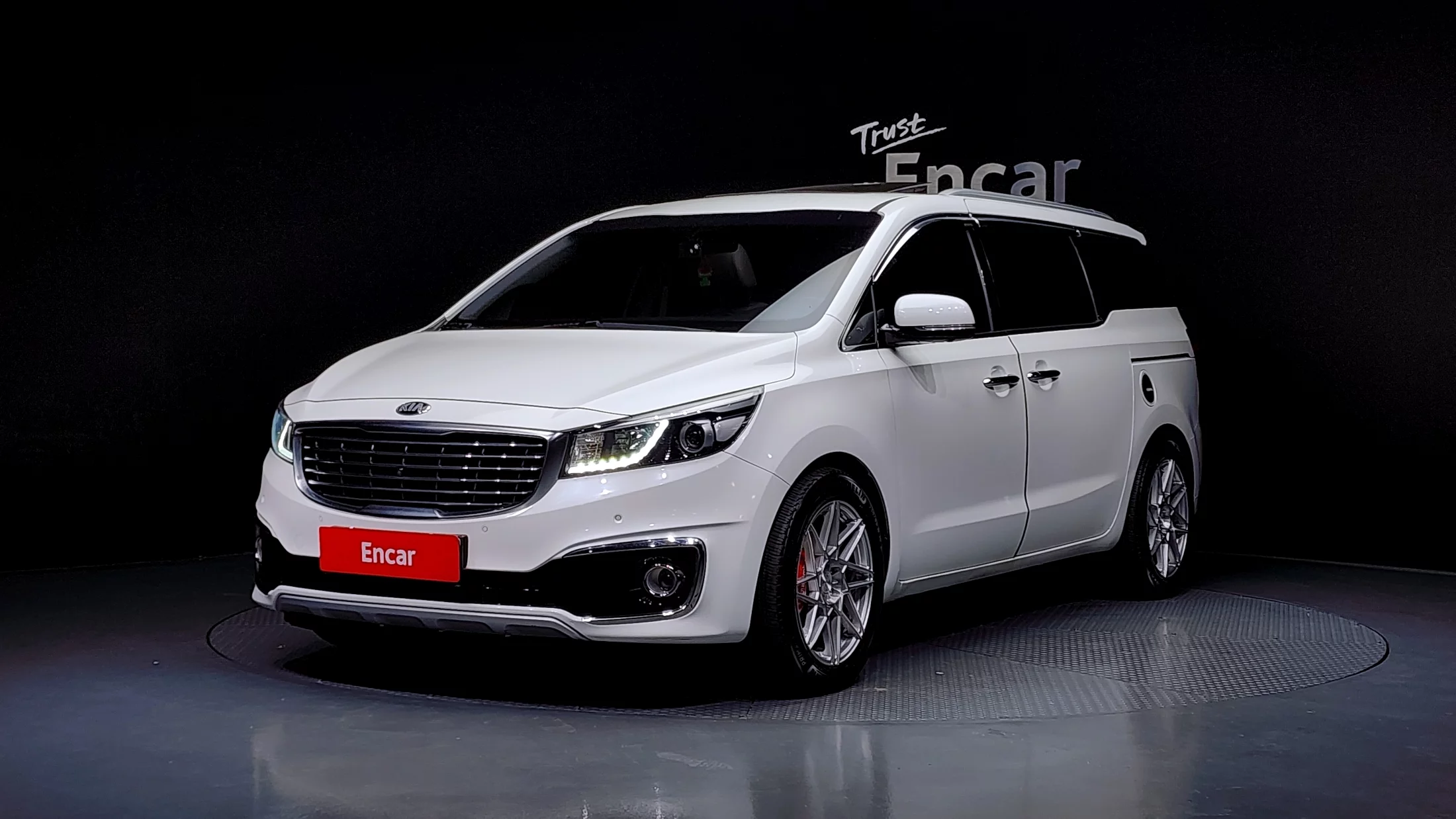 Kia Carnival 7-Seater Limousine Vip 2018