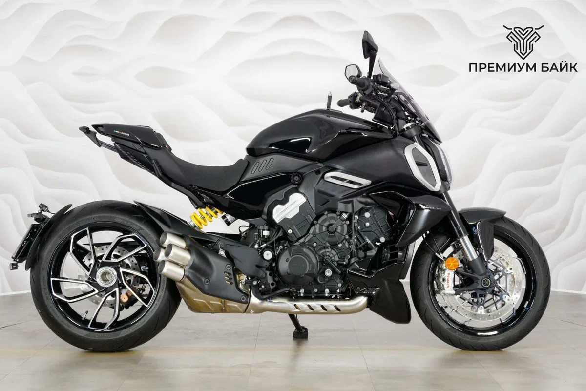 Ducati Diavel V4