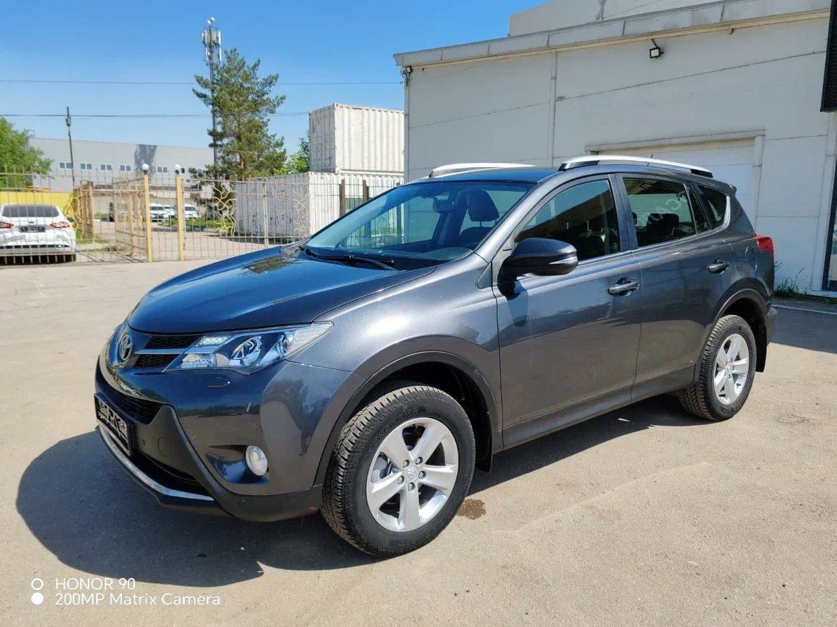 Toyota RAV4 IV (XA40)